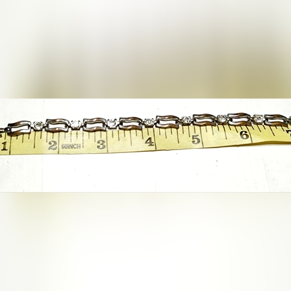 Vintage S link 8in silver bracelet with clear stones throughout, some tarnish - Picture 7 of 7